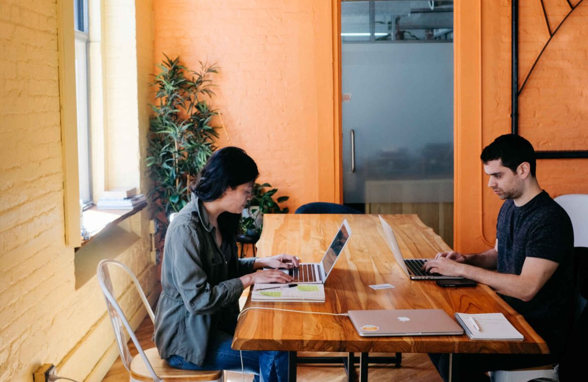 featured_remote_c764524587aa464c671576b8540b19f1